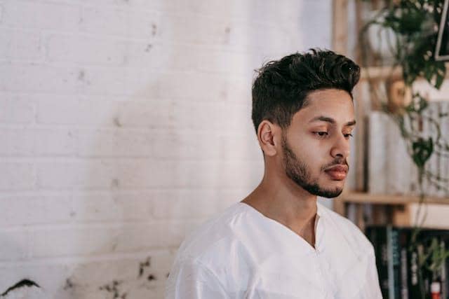 ilustrasi zodiak pria mampu menyeimbangkan emosi 