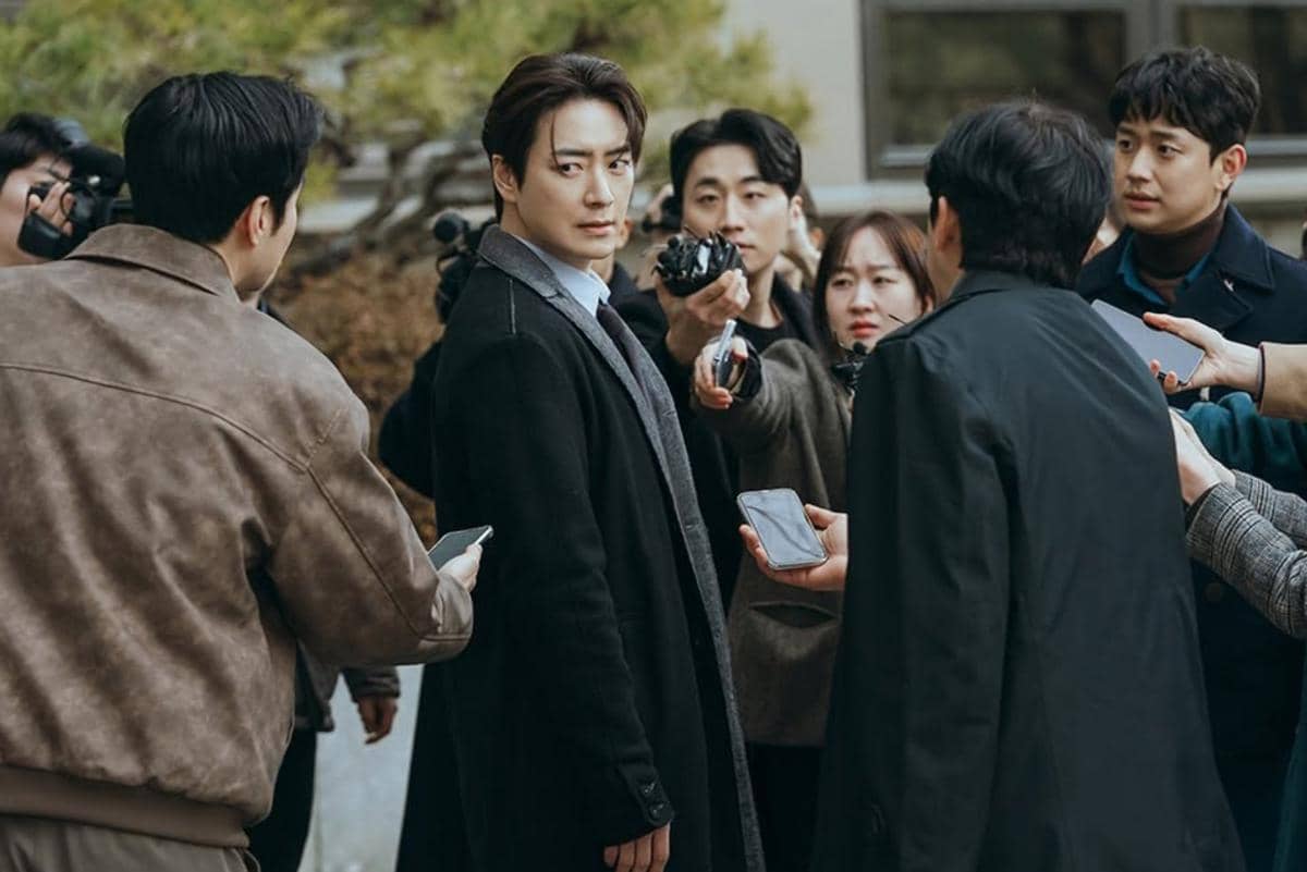 Still cut The Art of Sarah