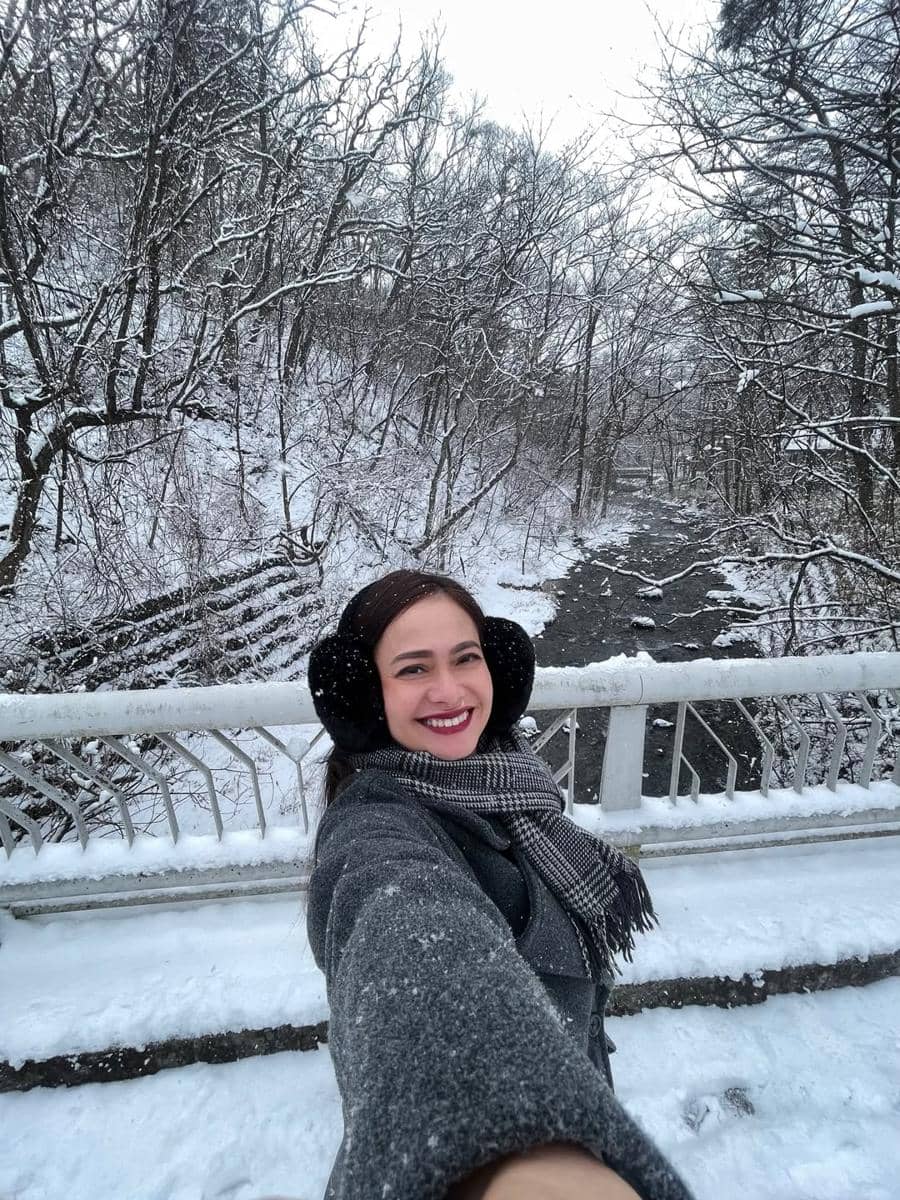 Ersa Mayori dan buah hati main salju di Kota Karuizawa