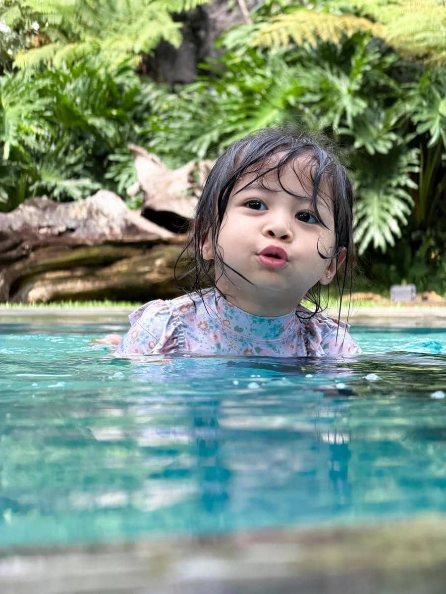 Ranaima saat berenang.