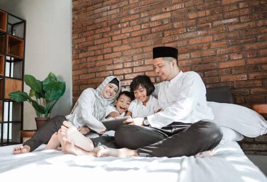 ilustrasi berkumpul dengan keluarga