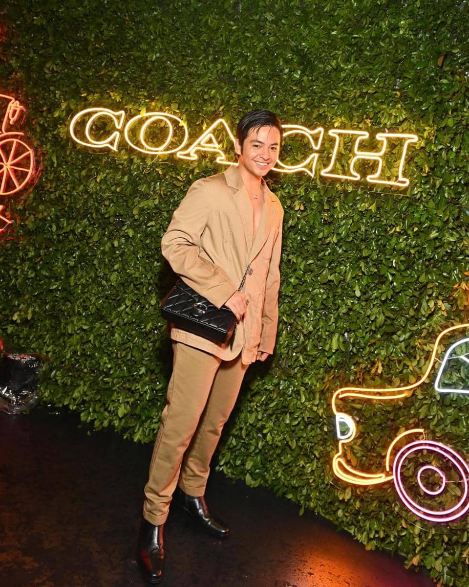 Mix and Match Outfit Pastel ala Angga Yunanda