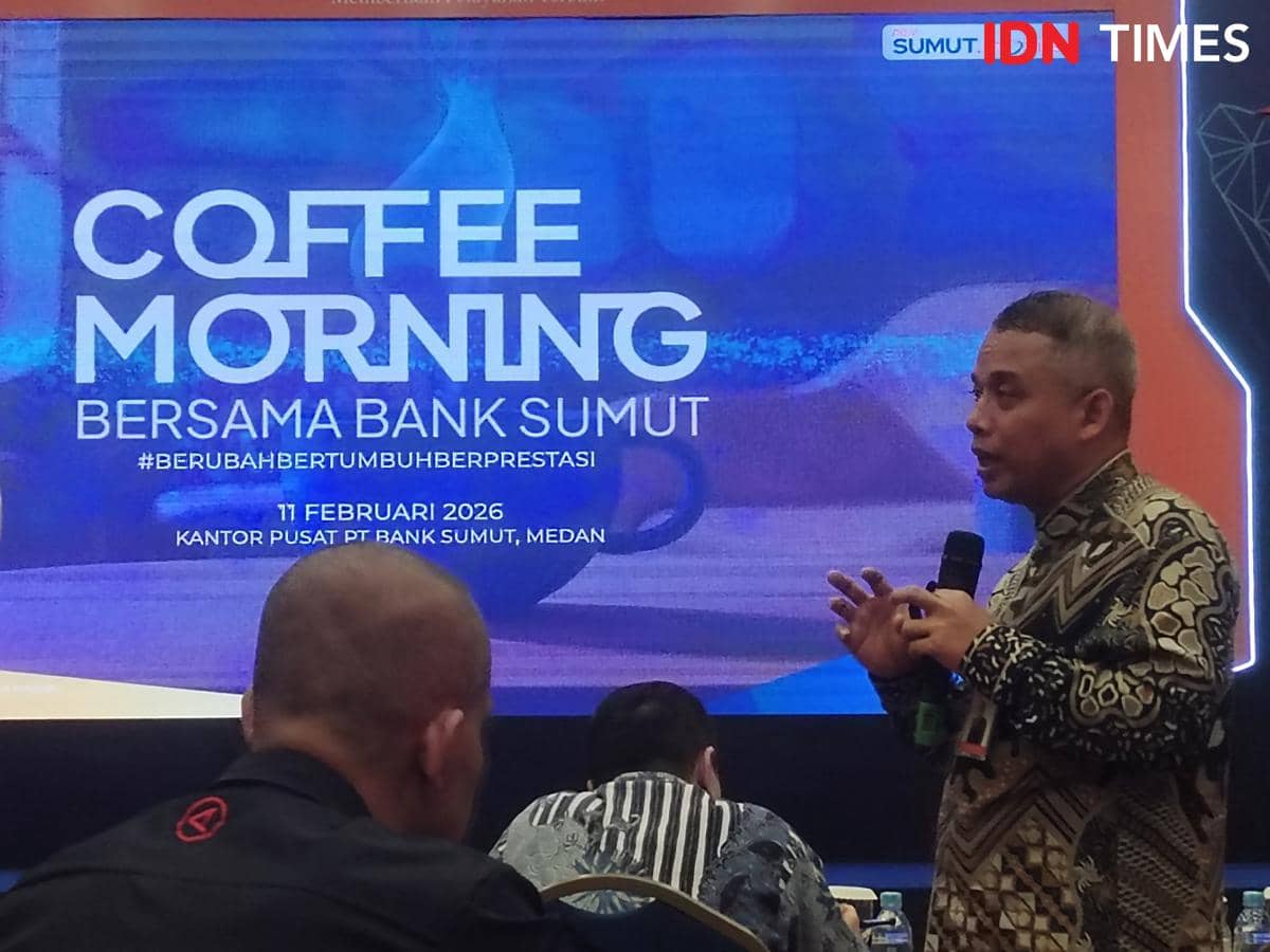 Direktur Utama PT Bank Sumut (Perseroda), Heru Mardiansyah bersama komisaris (IDN Times/Indah Permata Sari)