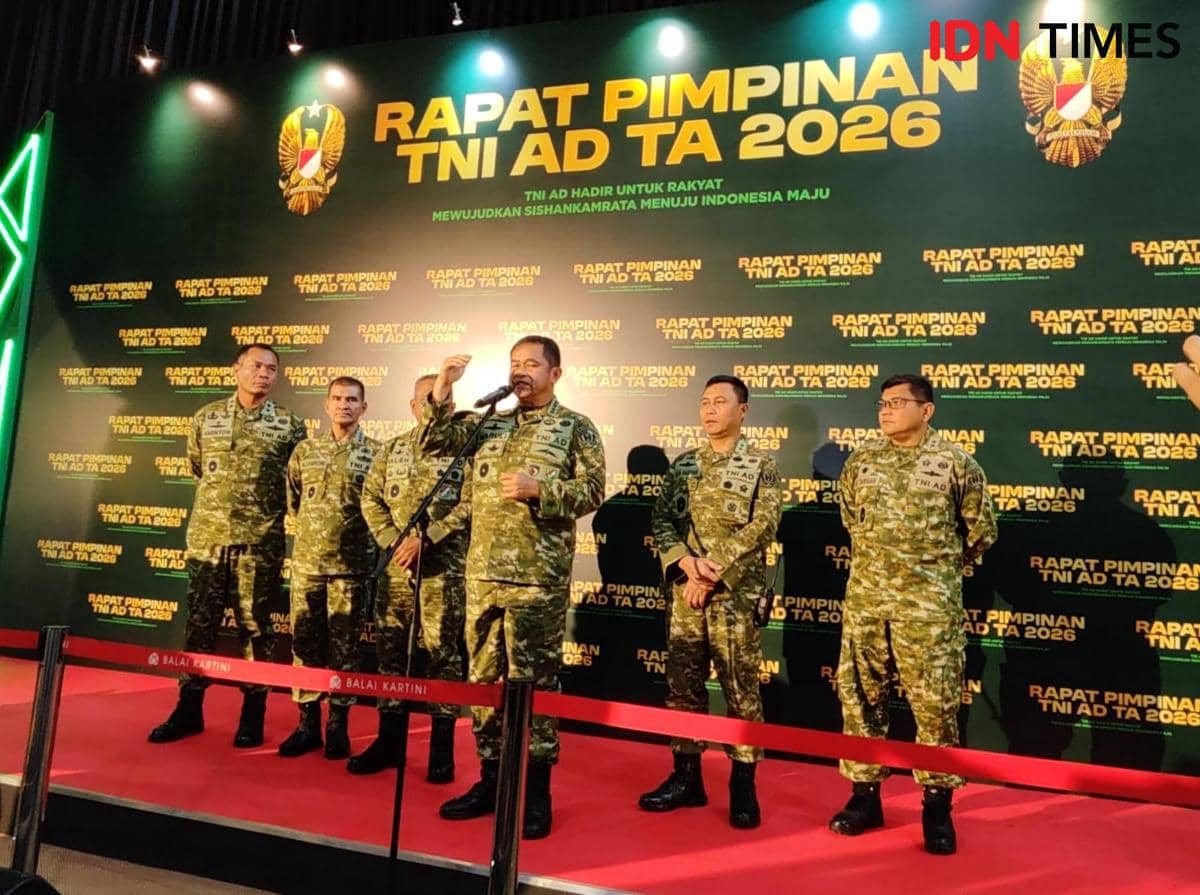 Kepala Staf TNI Angkatan Darat (KSAD), Jenderal TNI Maruli Simanjuntak dalam jumpa pers usai menggelar Rapat Pimpinan