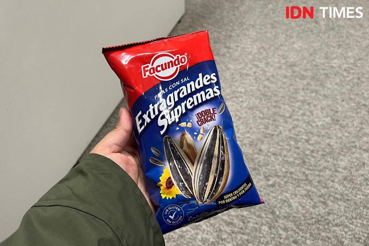 Pipas atau kuaci camilan khas penonton sepak bola Spanyol 