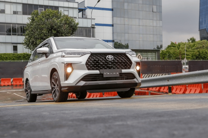 daftar mobil Toyota hybrid di IIMS 2026