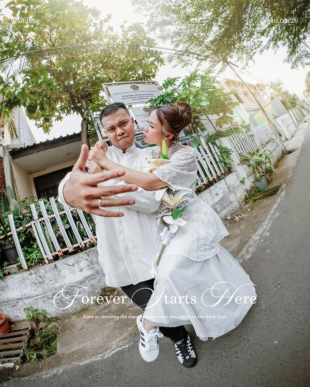 potret pernikahan Reza SMASH dan Santi Febrianti