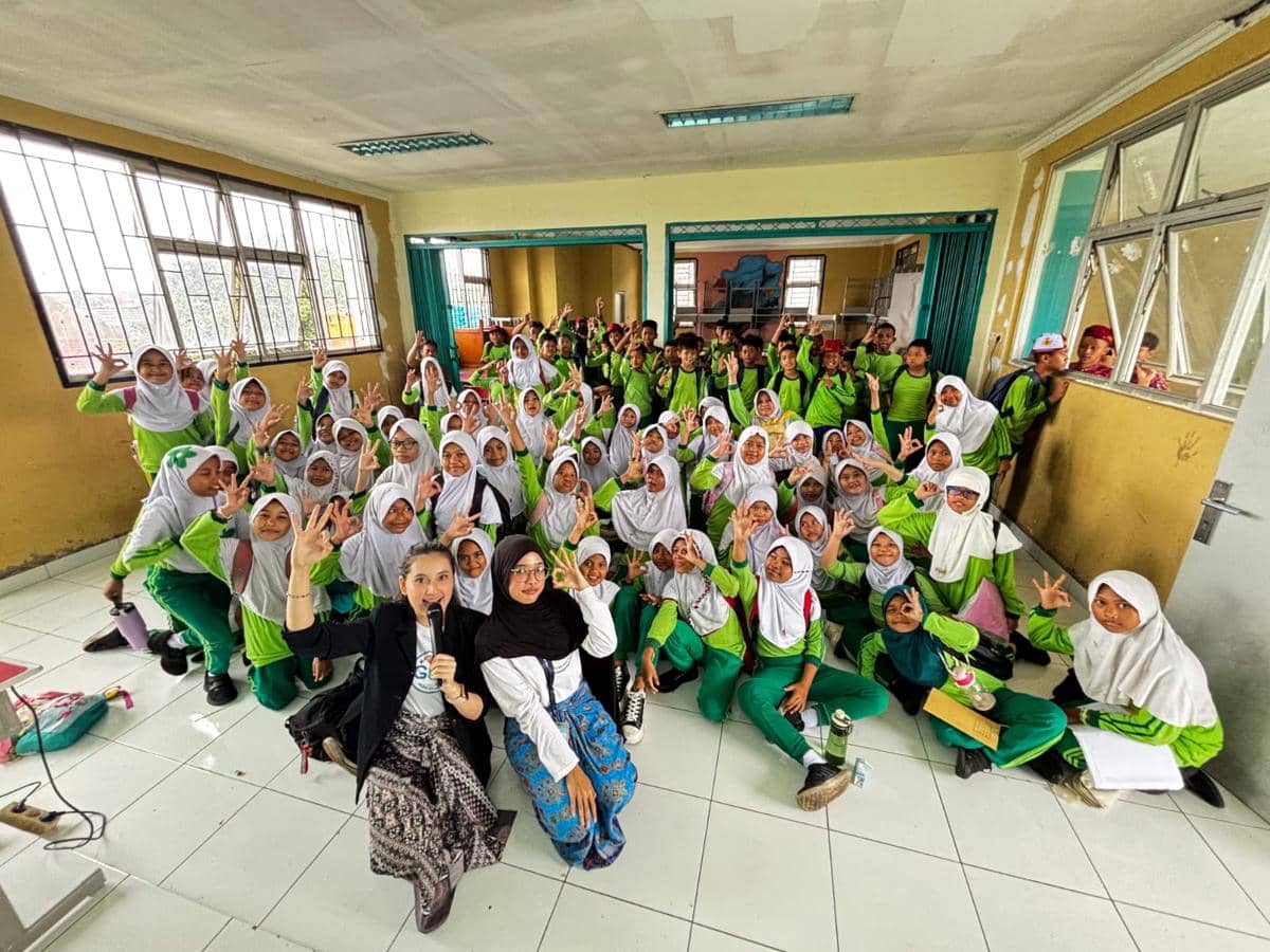 Komunitas Guna Ulang Aja (GUA) membawa program edukasi lingkungan berbasis metode 3R pada siswa SD Negeri Bambu Apus 02 Pamulang, Tangerang Selatan, 
