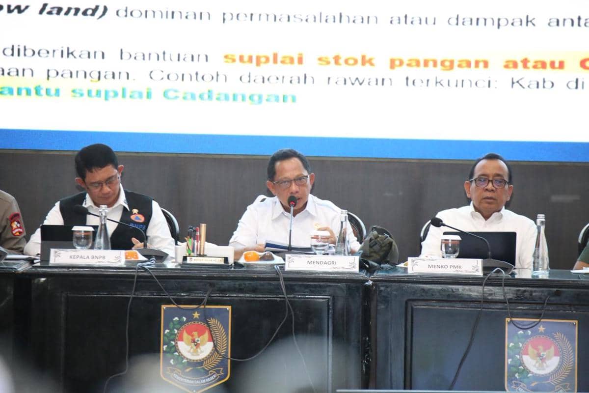 Konferensi Pers Percepatan Rehabilitasi dan Rekonstruksi Pascabencana Wilayah Sumatera di Gedung Sasana Bhakti Praja, Kantor Pusat Kementerian Dalam Negeri (Kemendagri), Jakarta, Rabu (11/2/2026).