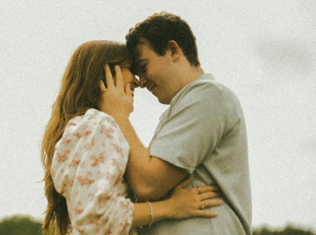 Ilustrasi pasangan (unsplash.com/Photo by Brooke Balentine)