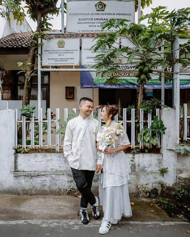 potret pernikahan Reza SMASH dan Santi Febrianti