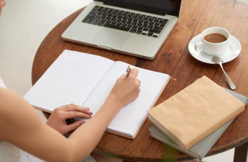 ilustrasi jurnal keuangan