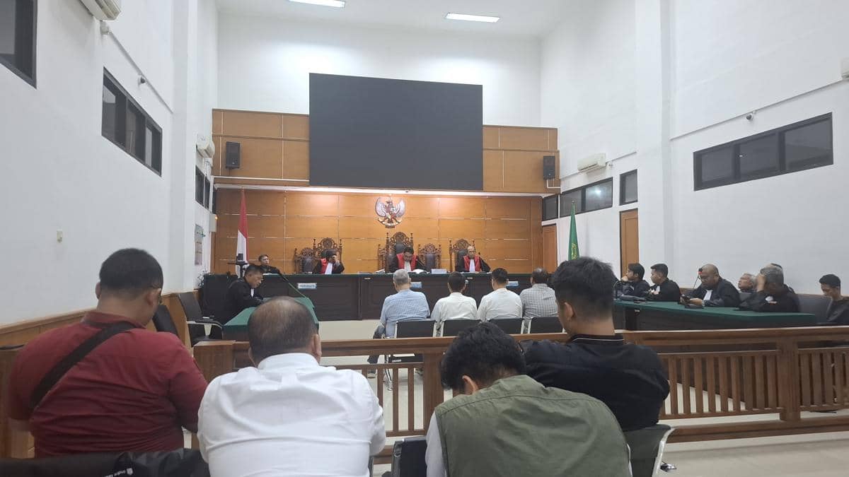 4 terdakwa korupsi sampah Tangsel saat dengar putusan (Dok. Khaerul Anwar)