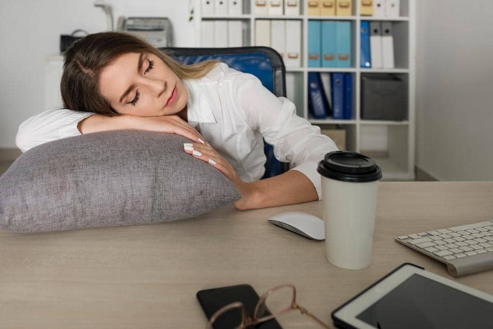 ilustrasi perempuan tidur
