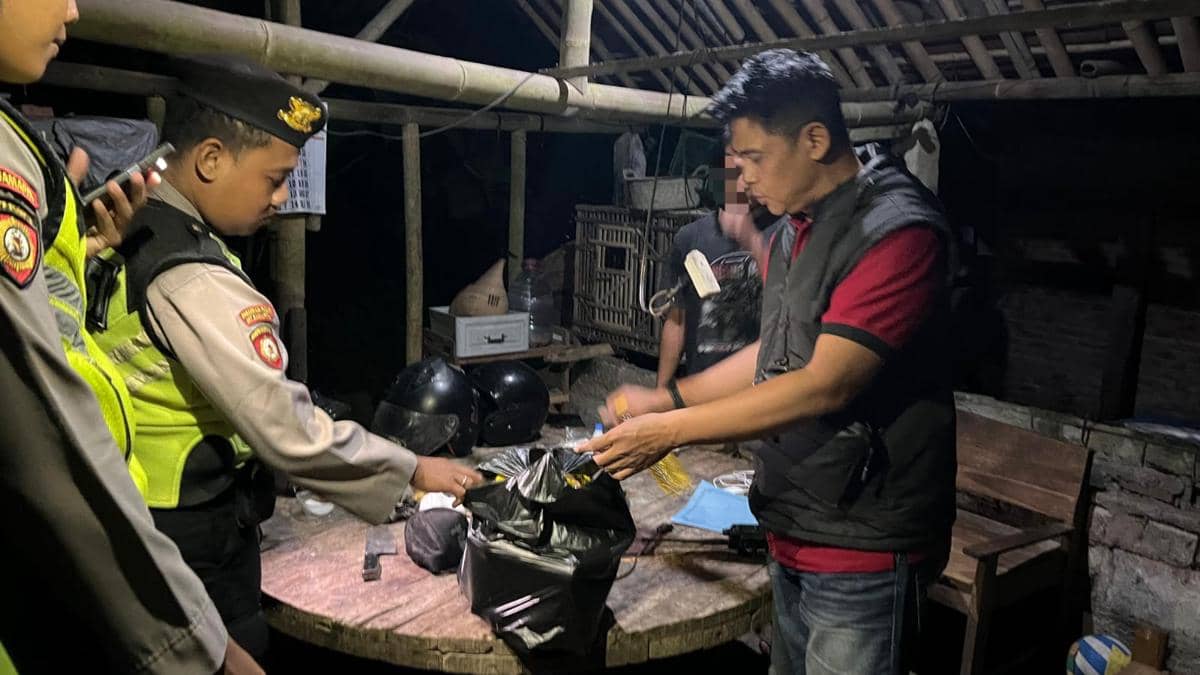 Barang bukti miras oplosan yang disita petugas. (Dok. Polres Bantul)