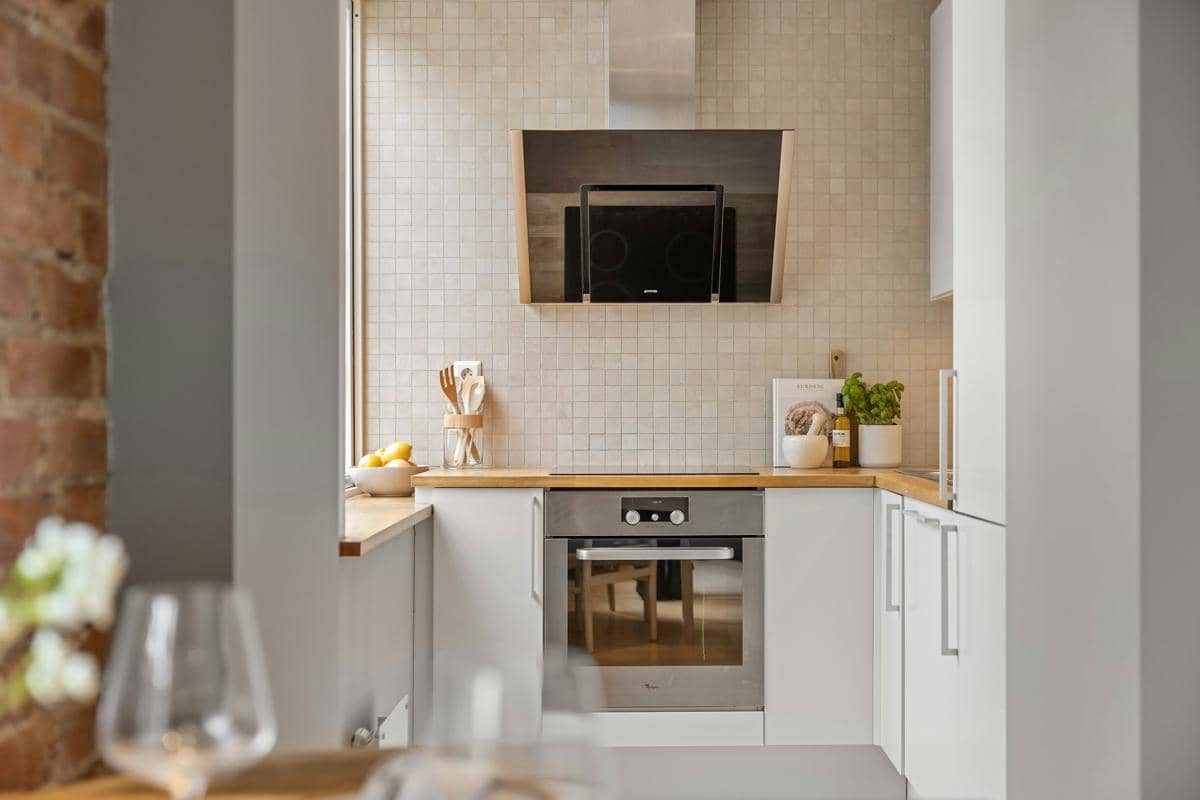 desain dapur tanpa menggunakan backsplash