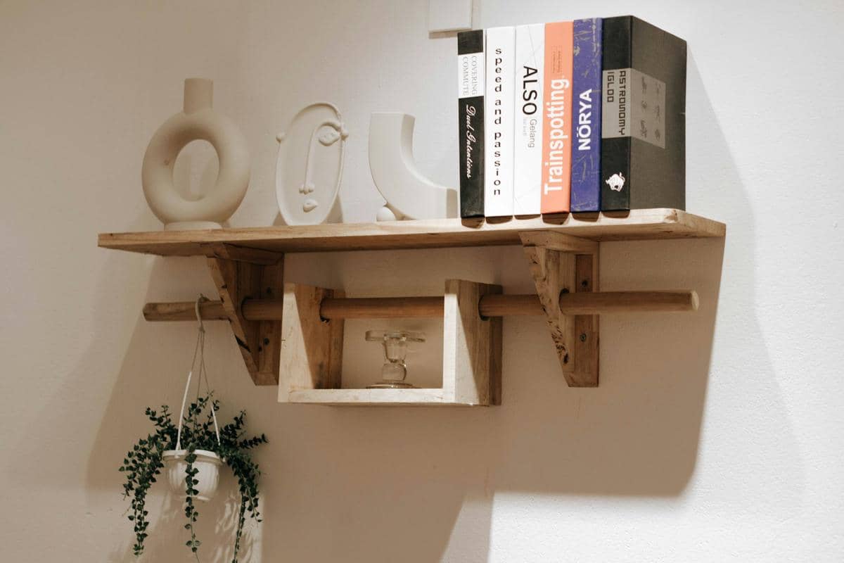 ilustrasi floating shelf