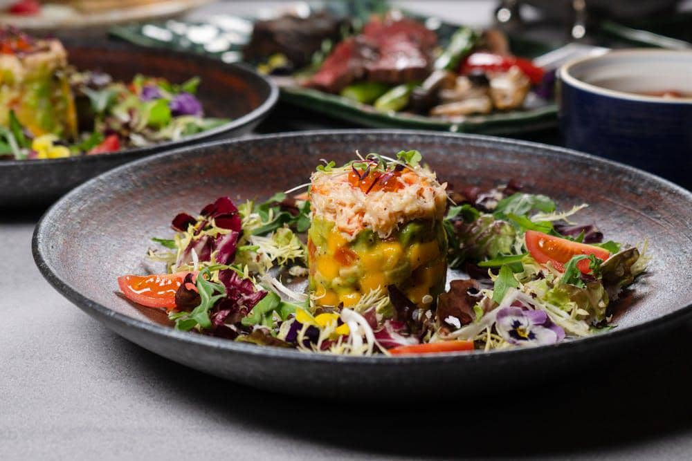 ilustrasi salad ala chinese resto