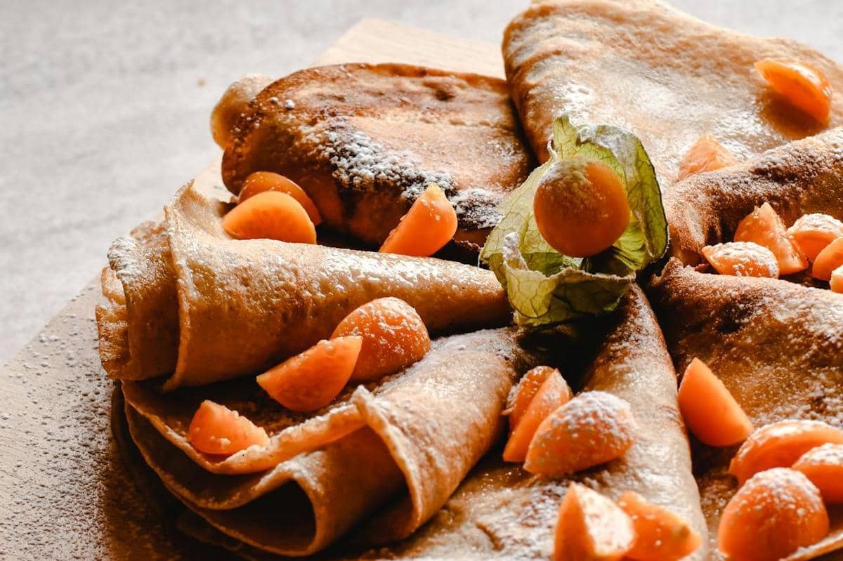 ilustrasi mille crepes cokelat teflon