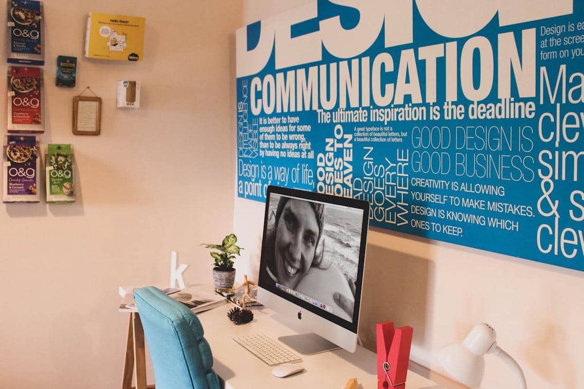 ilustrasi interior retro pop art