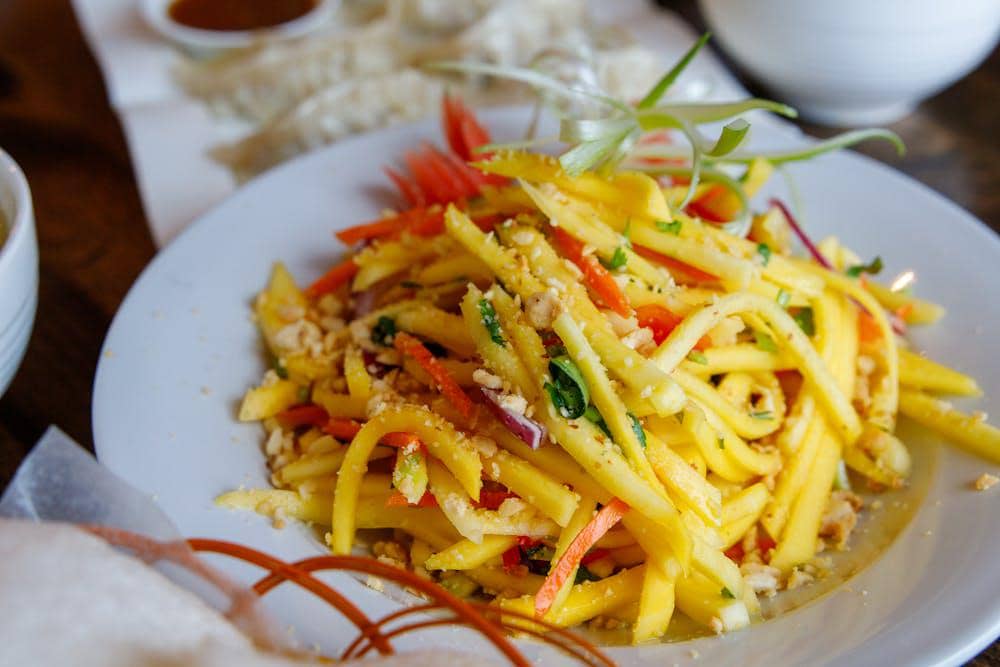 ilustrasi szechuan shredded potato salad