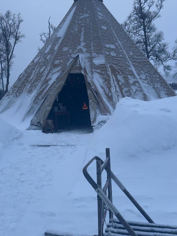 Acha Septriasa jalan-jalan di Kota Tromsø.