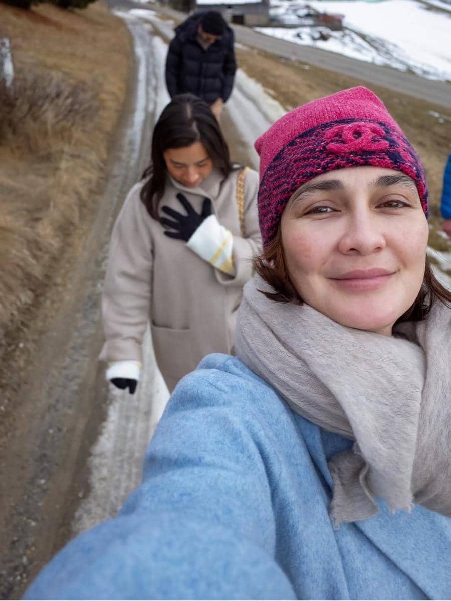 Luna Maya jalan-jalan di Austria