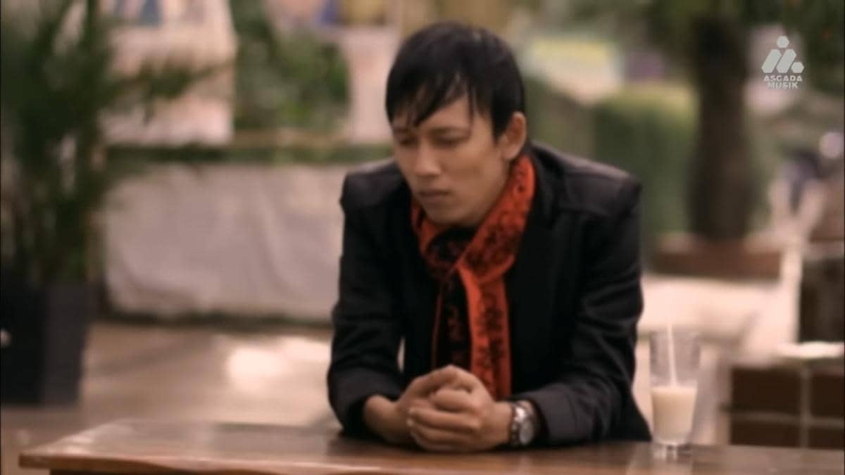 cuplikan video klip "Disaat Sendiri"