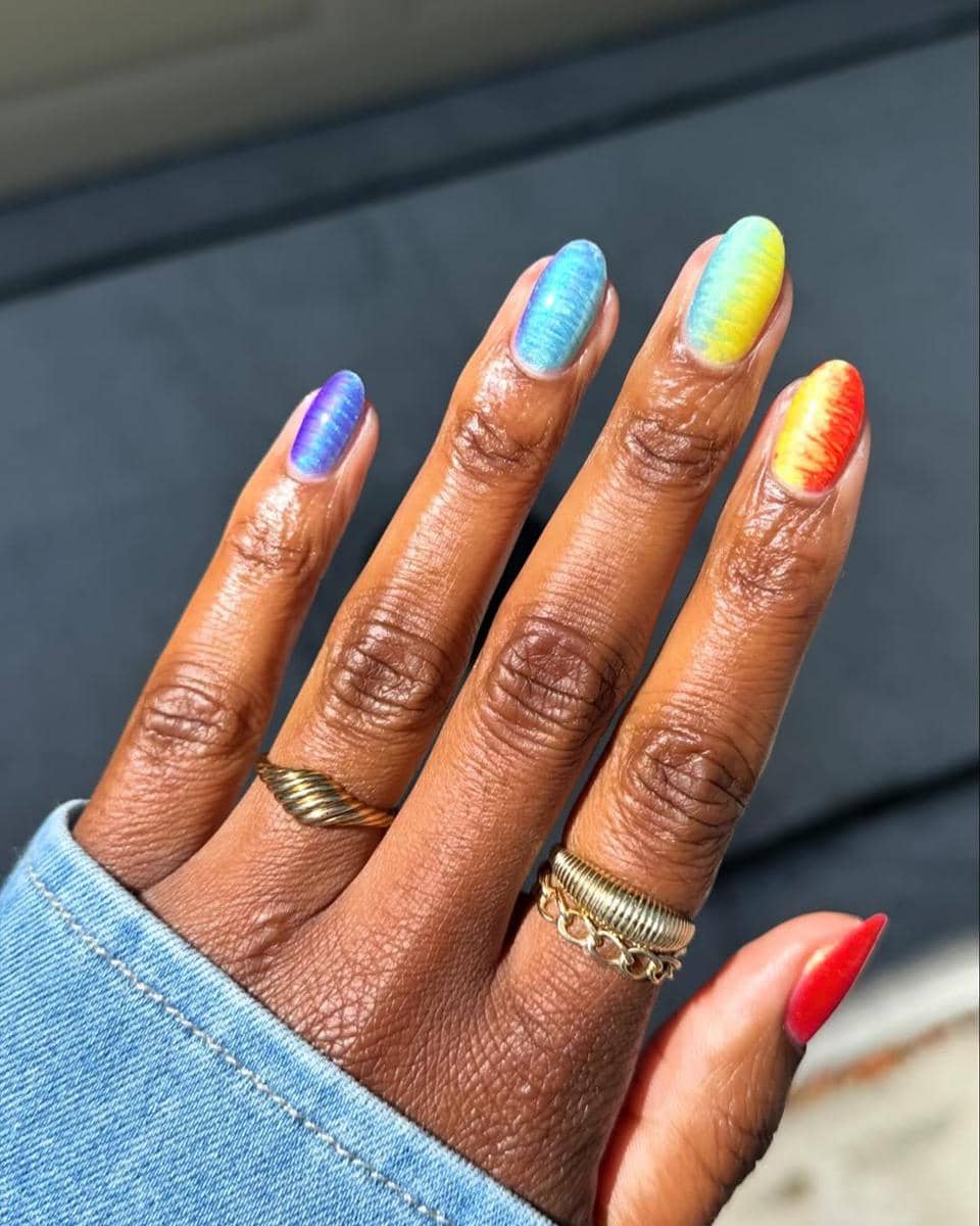 inspirasi watercolor nail art