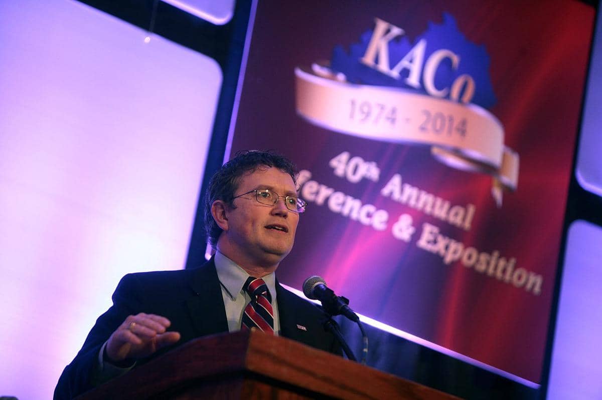  Bentrok tajam dengan anggota Kongres