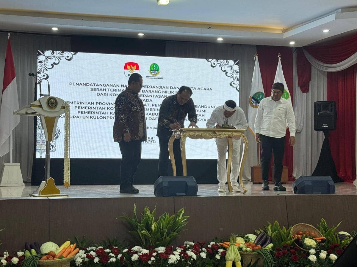 KPK Serahkan Aset Koruptor Rp16,3 M ke Pemprov Jawa Barat