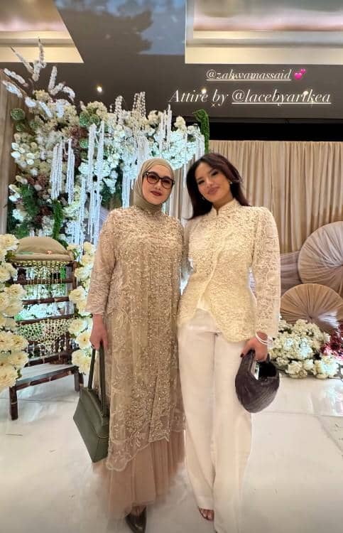 Keluarga di Tedak Siten Baby Arash (instagram.com/aaliyah.massaid)Keluarga di Tedak Siten Baby Arash (instagram.com/aaliyah.massaid)