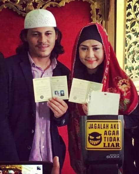 Artis Menikah di KUA (instagram.com/riairawan)