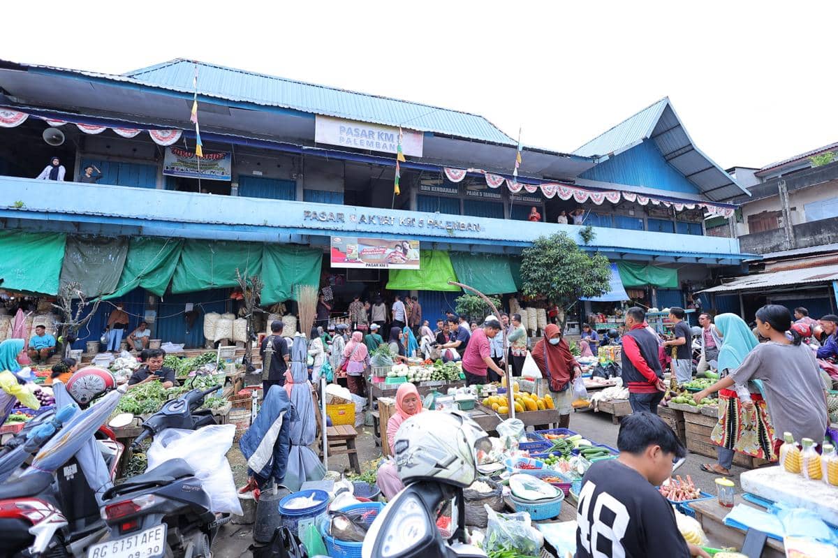 Kementerian Perdagangan tinjau harga pangan di Pasar KM 5 Palembang