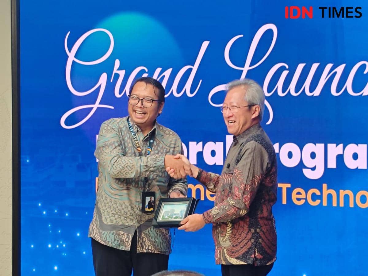Rektor UMN Dr. Andrey Andoko (kanan) dalam Peluncuran Program Doktor Manajemen Teknologi (DMT) UMN pada Kamis (12/2/2025) di Menara Kompas, Palmerah