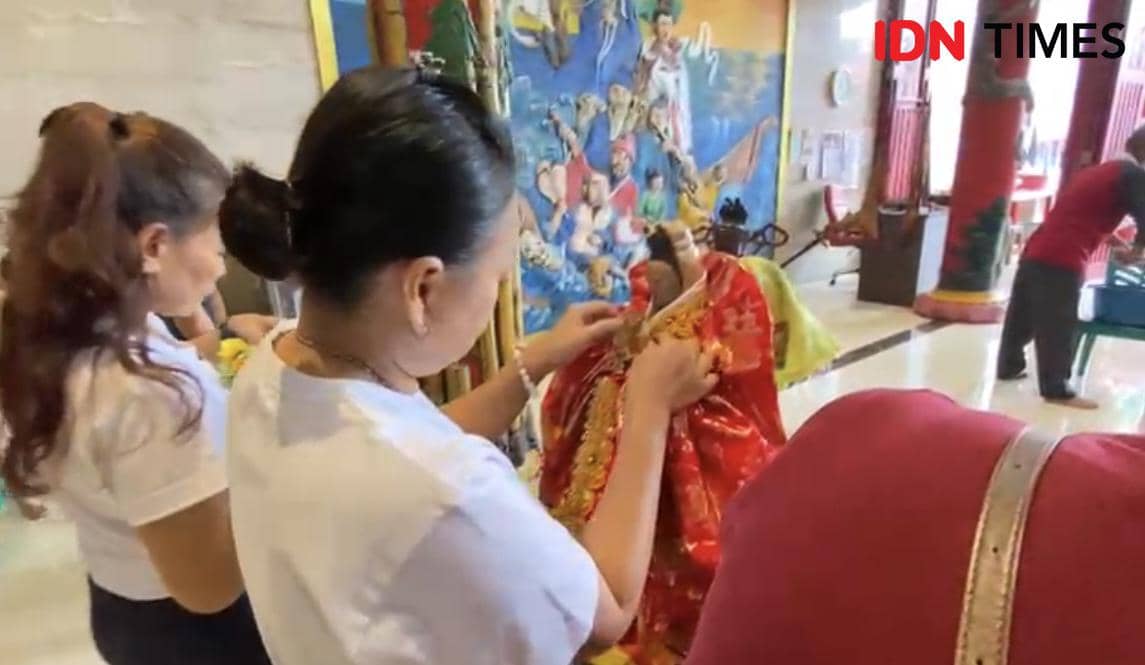 Jelang Imlek 2026, Warga Tionghoa Lebak Gelar Tradisi Cuci Rupang (Dok. IDN Times/sandi)