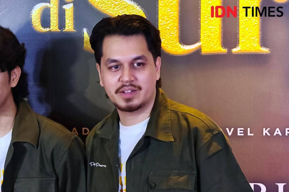 Kevin Julio saat doorstop press conference film Titip Bunda di Surga-Mu yang digelar di Jakarta, Kamis (12/2/2026)