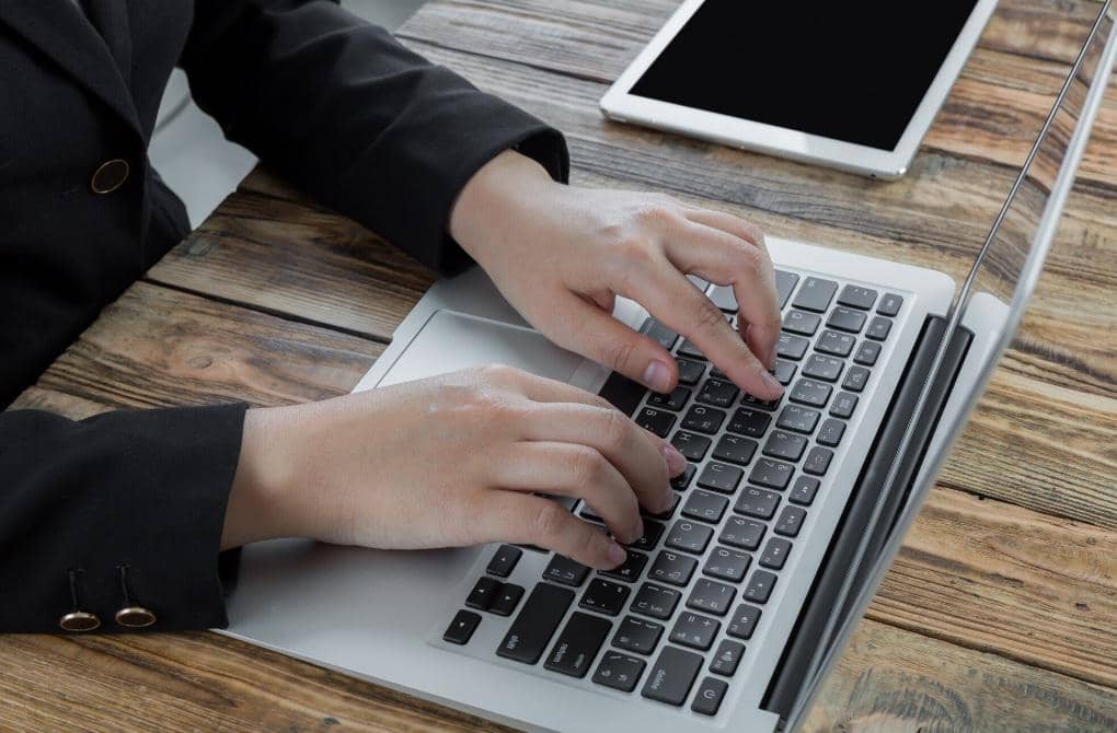 ilustrasi keyboard laptop
