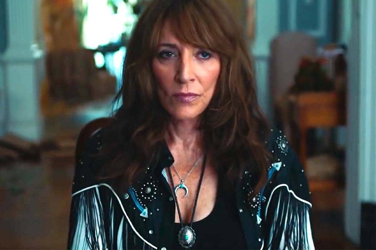 Katey Sagal dalam film Torn Hearts