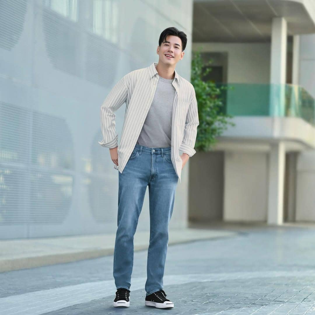 OOTD Canvas Sneakers ala Mario Maurer