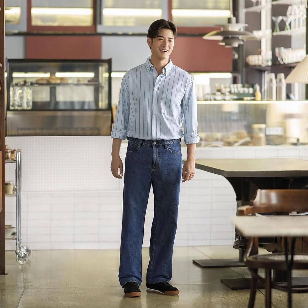 OOTD Canvas Sneakers ala Mario Maurer