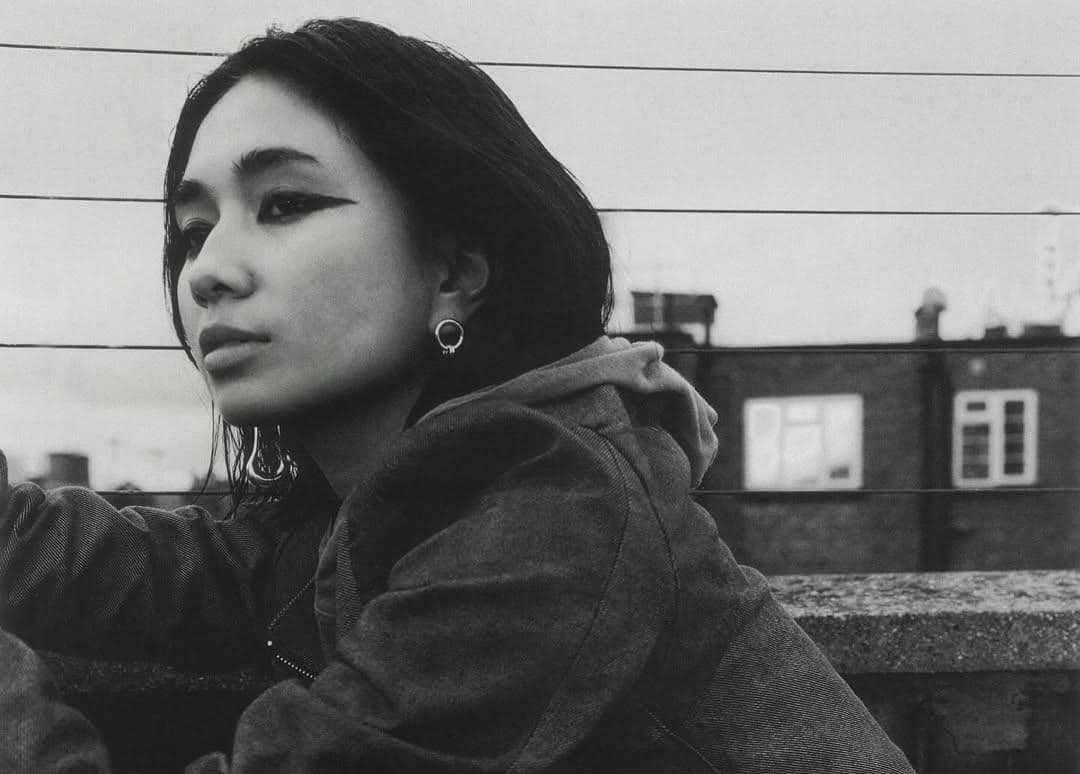 NIKI dalam album Buzz