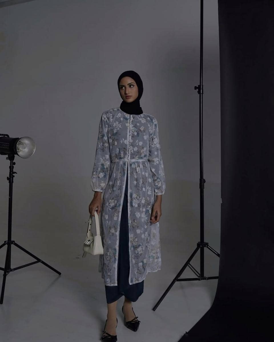 ide outfit bukber ala Munira Agile 