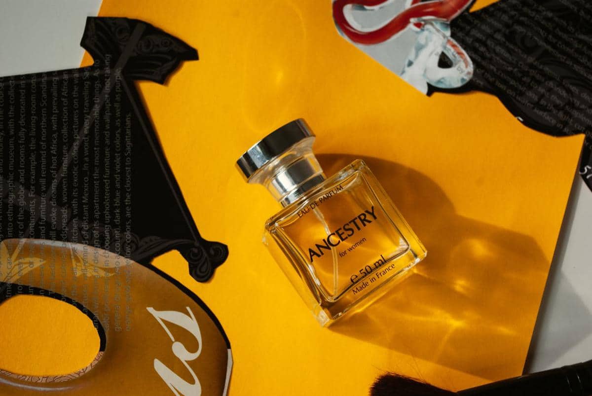 ilustrasi parfum kuning