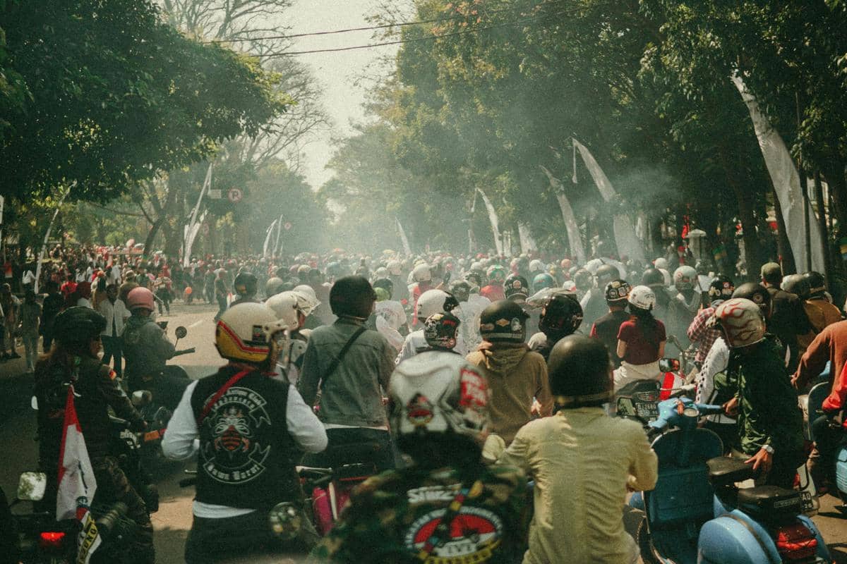 ilustrasi konvoi sepeda motor (pexels.com/rakhmat suwandi)