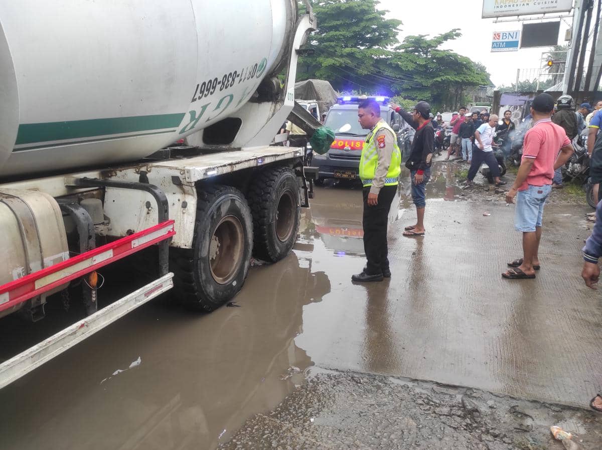 Jalan Raya Pasar Kemis Rusak, 4 Orang Tewas dalam 13 Hari (Dok. IDN Times/Feri)