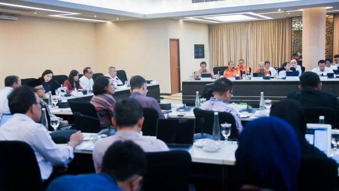 Menkomdigi Meutya Hafid menyampaikan paparan terkait persiapan Idul Fitri 2026 dalam Rapat Tingkat Menteri di Kantor Kemenko PMK, Jakarta Pusat, Kamis (12/02/2026).