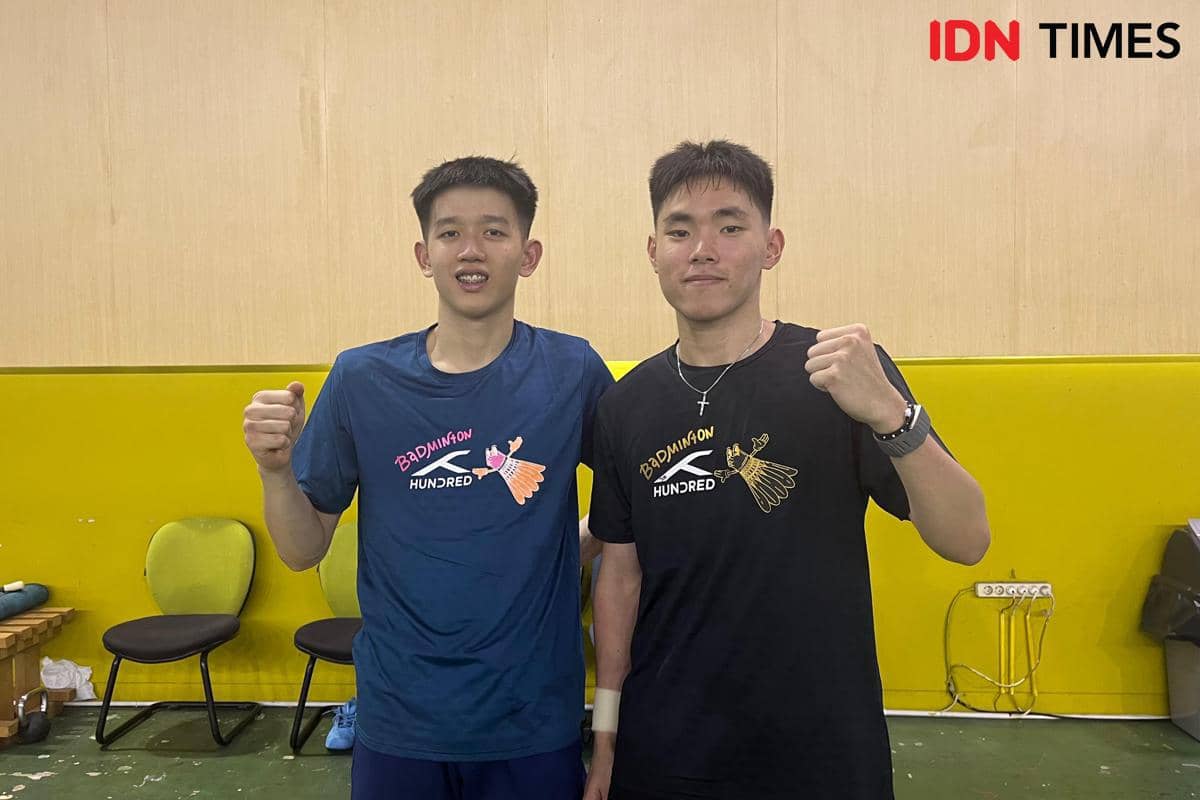 WhatsAGanda putra muda Indonesia, Raymond Indra/Nikolaus Joaquin di pelatnas PBSI Cipayung (IDN Times/Margith Damanik)Ganda putra muda Indonesia, Raymond Indra/Nikolaus Joaquin di pelatnas PBSI Cipayung pp Image 2026-02-13 at 15.31.33.jpeg
