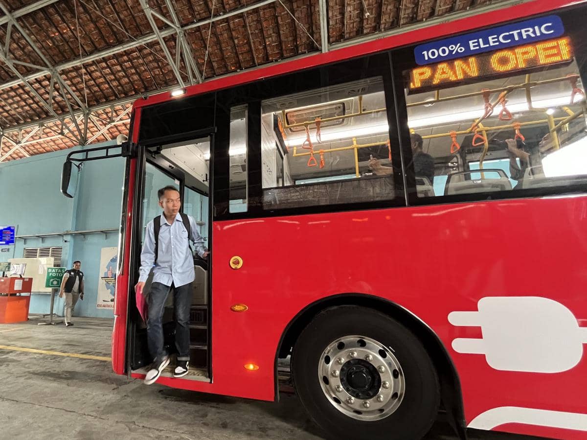 bus listrik, trans semarang, invi, higer