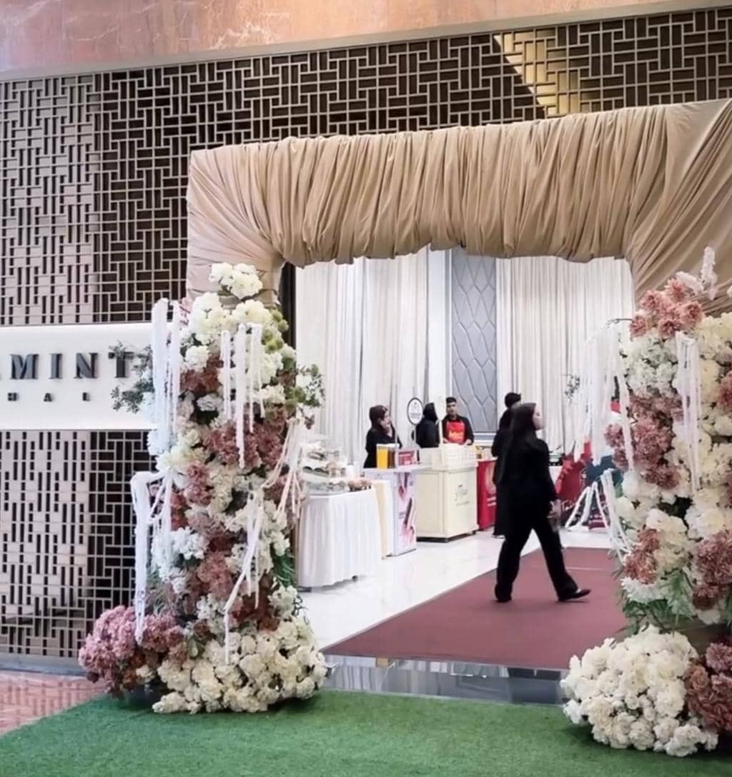 Tedak siten Arash anak Thariq Halilintar dan Aaliyah Massaid. 